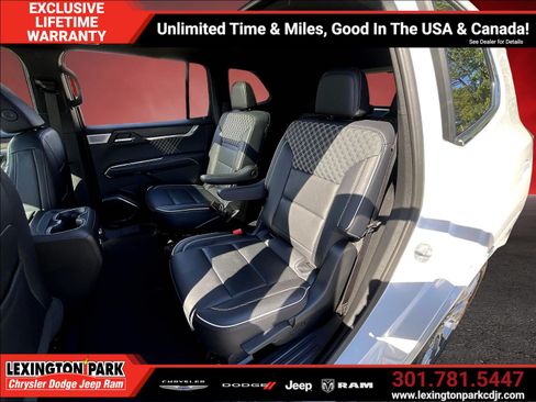 Used 2024 GMC Acadia Denali w/ Super Cruise Package FWD image 21