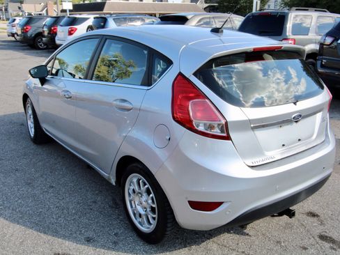Used 2014 Ford Fiesta Titanium image 4