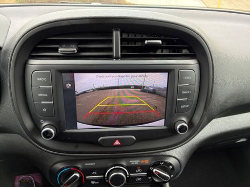 Used 2025 Kia Soul LX w/ LX Technology Package image 22