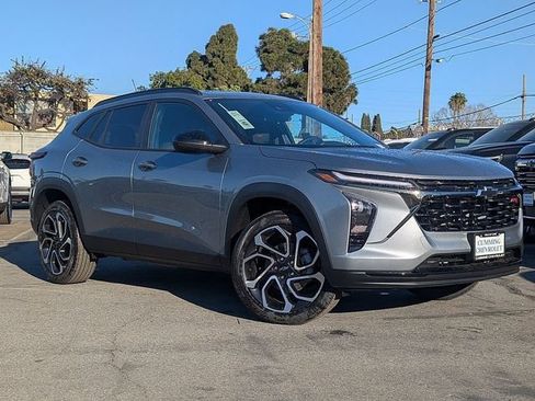 New 2026 Chevrolet Trax RS w/ Driver Confidence Package FWD image 2