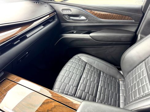 Used 2024 Cadillac Escalade ESV Sport Platinum w/ LPO, ONYX Package image 42