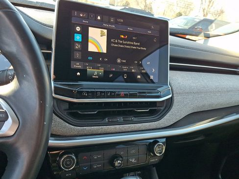 Used 2022 Jeep Compass Latitude image 27