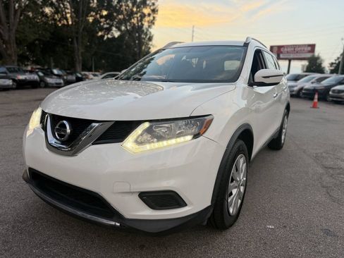 Used 2016 Nissan Rogue S w/ Appearance Package FWD image 2