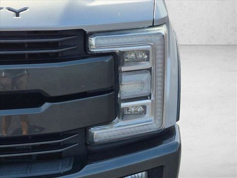 Used 2019 Ford F250 Lariat w/ Lariat Ultimate Package AWD/4WD image 9