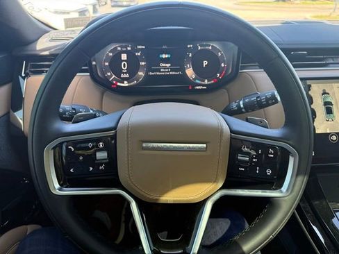 Used 2025 Land Rover Range Rover Sport SE AWD/4WD image 17