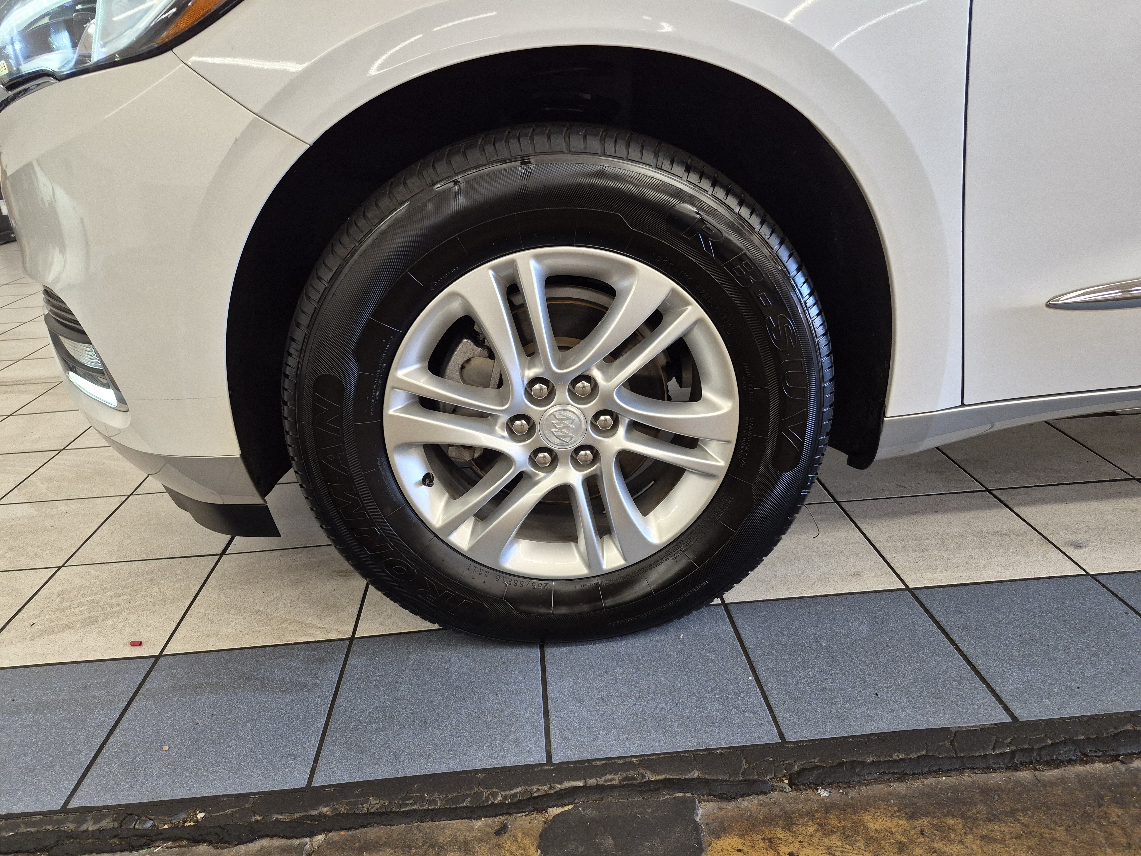 Used 2018 Buick Enclave Premium FWD image 7