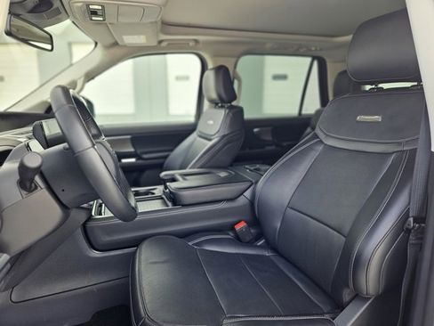 Used 2025 Ford Expedition Max Platinum image 11