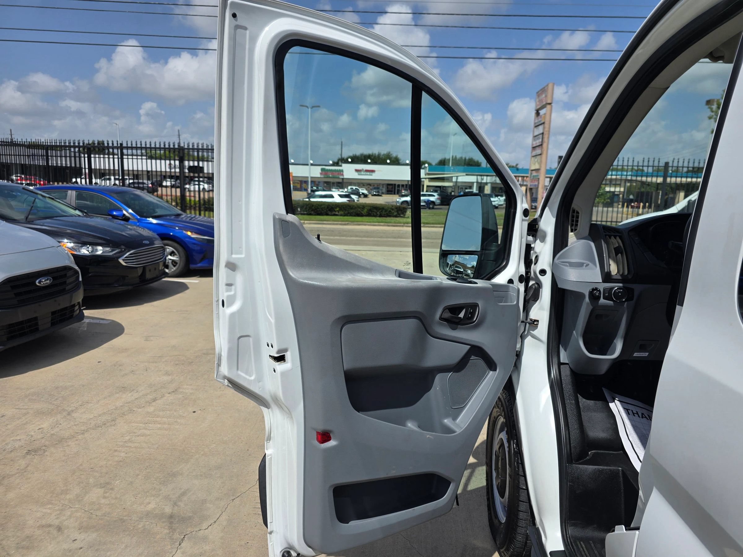 Used 2018 Ford Transit 350 XL RWD image 17
