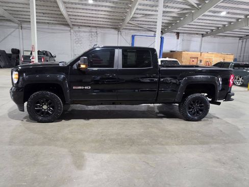 Used 2017 GMC Sierra 2500 SLT w/ All Terrain X HD Package AWD/4WD image 4