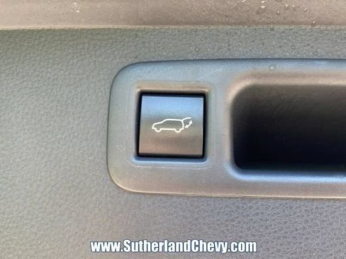 Used 2023 Toyota Highlander XLE AWD/4WD image 47