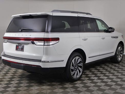 Used 2022 Lincoln Navigator Reserve AWD/4WD image 17