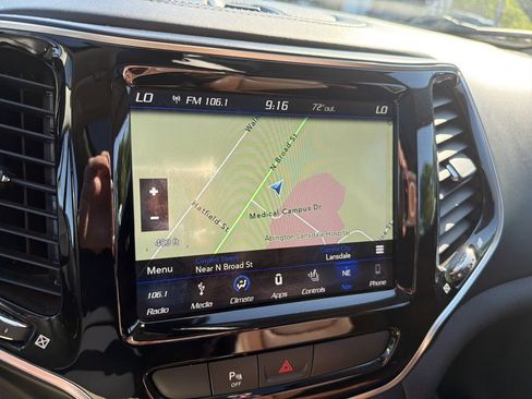 Used 2019 Jeep Cherokee Overland w/ Heavy Duty Protection Group AWD/4WD image 24