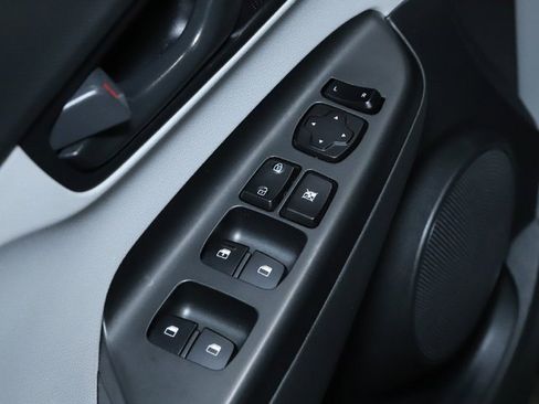 Used 2022 Hyundai Kona SEL image 16