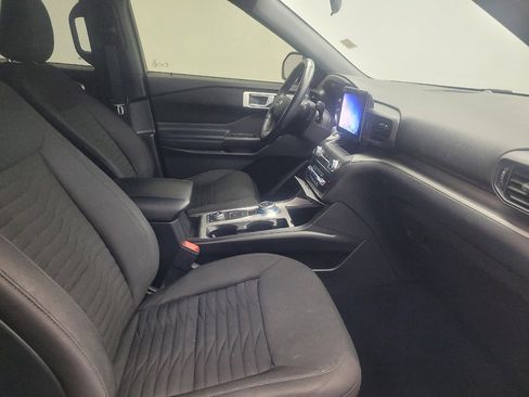 Used 2020 Ford Explorer XLT w/ Comfort Package image 21