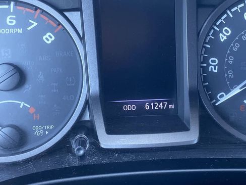 Certified 2019 Toyota Tacoma TRD Off-Road w/ Technology Package AWD/4WD image 15