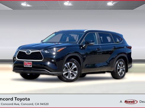 Used 2026 Toyota Highlander XLE AWD/4WD image 1