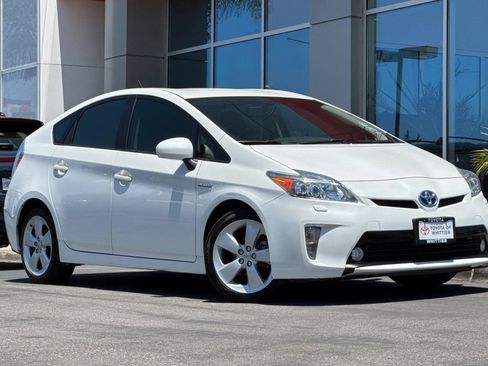 Used 2013 Toyota Prius Five FWD image 2