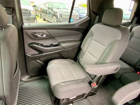 Used 2023 Chevrolet Traverse LT w/ Rear Camera Mirror Package AWD/4WD image 30