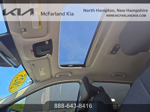 Used 2025 Kia Niro SX Touring FWD image 22
