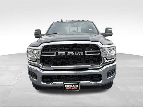 Used 2024 RAM 2500 Tradesman w/ Chrome Appearance Group AWD/4WD image 8