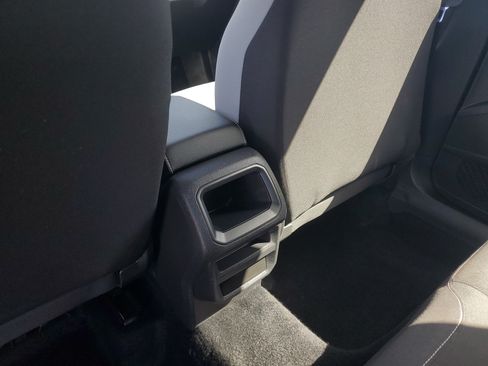 Used 2022 Volkswagen Taos S FWD image 15