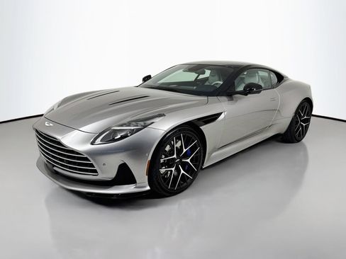 Used 2024 Aston Martin DB12 Coupe RWD image 3