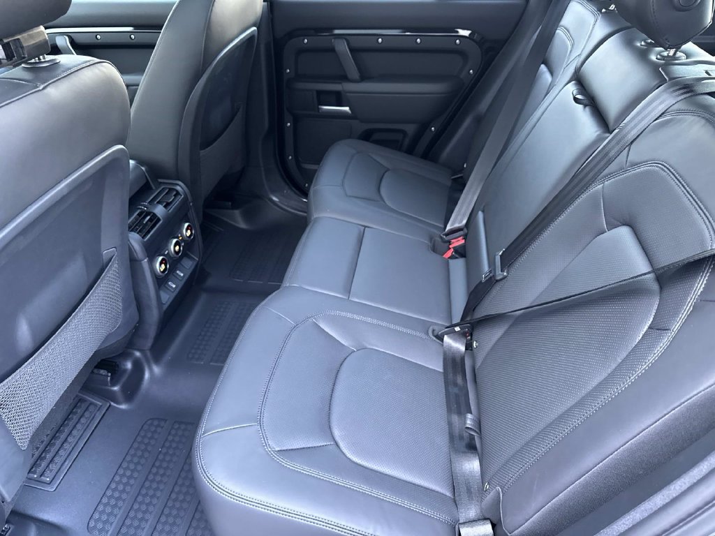 New 2026 Land Rover Defender 110 X-Dynamic SE AWD/4WD image 15