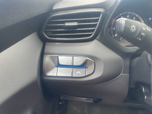 Used 2019 Hyundai Veloster 2.0 image 17