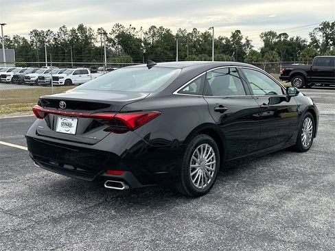 Used 2020 Toyota Avalon XLE image 5