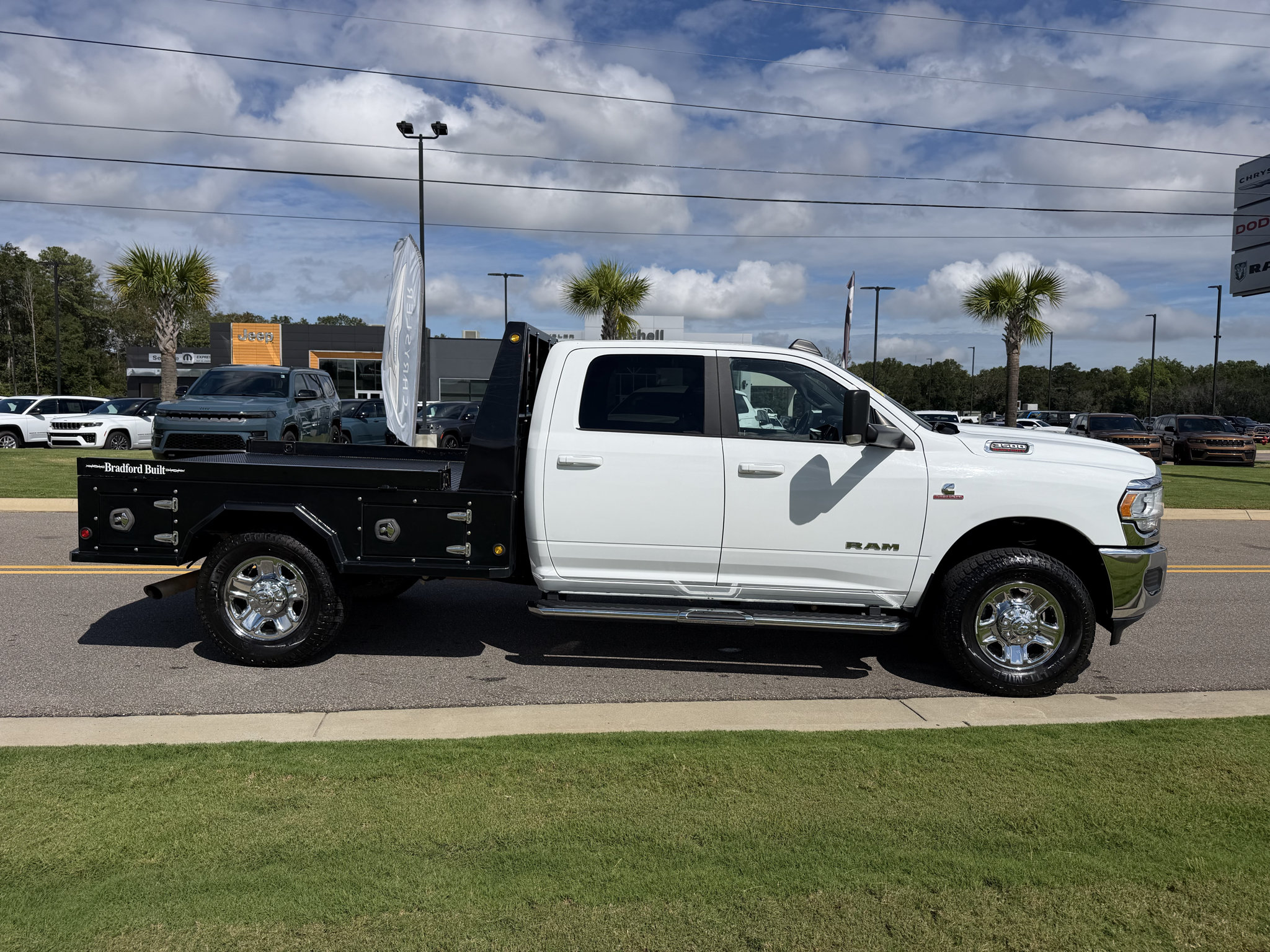 Used 2022 RAM 3500 Big Horn AWD/4WD image 2