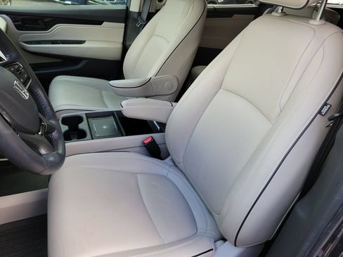 Used 2025 Honda Odyssey Touring image 11