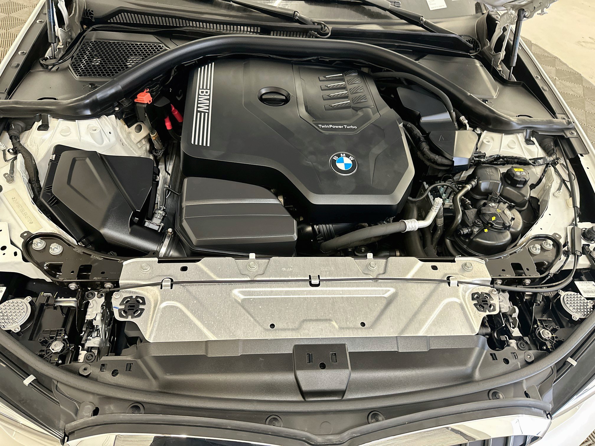 Used 2020 BMW 330i xDrive Sedan w/ Premium Package AWD/4WD image 35