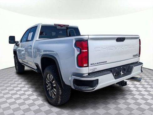 Used 2024 Chevrolet Silverado 2500 High Country w/ High Country Premium Package AWD/4WD image 5