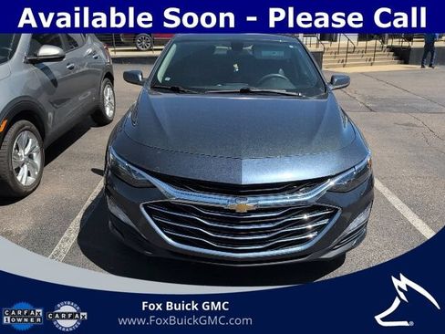 Used 2019 Chevrolet Malibu LT FWD image 2