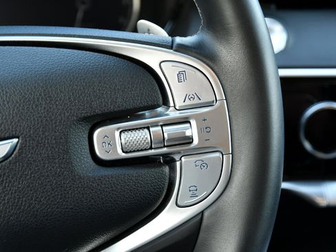 Used 2025 Genesis GV70 2.5T image 12