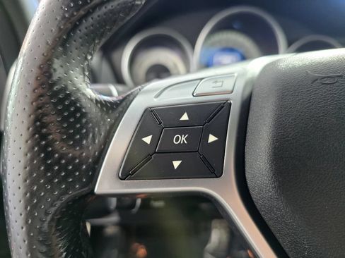 Used 2013 Mercedes-Benz C 250 Sedan image 28