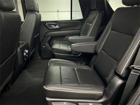 Certified 2023 GMC Yukon SLT w/ SLT Luxury Package image 26