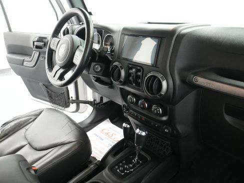 Used 2015 Jeep Wrangler Unlimited Sport w/ Quick Order Package 24S AWD/4WD image 23