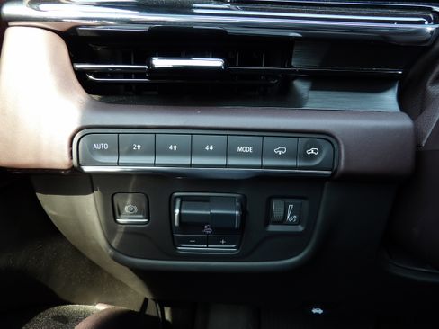 Used 2023 Cadillac Escalade ESV Premium Luxury Platinum w/ LPO, Radiant Package image 9