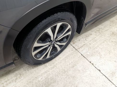 Used 2023 Subaru Forester Limited image 7