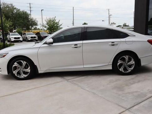 Used 2020 Honda Accord EX image 6