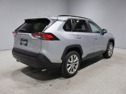 Used 2021 Toyota RAV4 XLE Premium AWD/4WD image 2