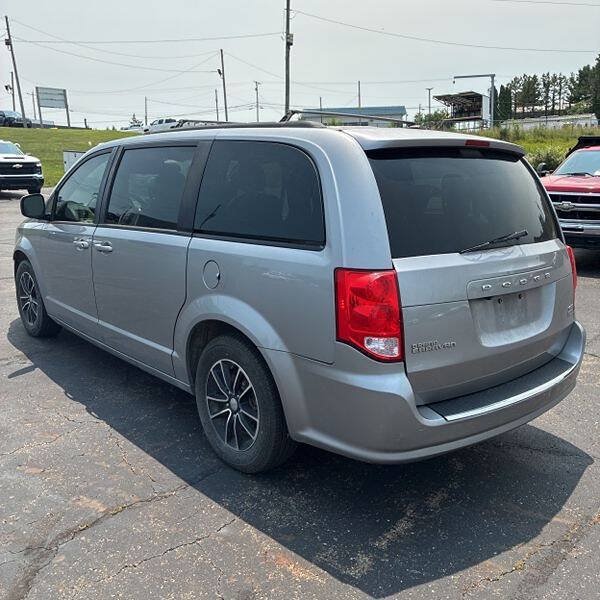 Used 2018 Dodge Grand Caravan GT FWD image 4