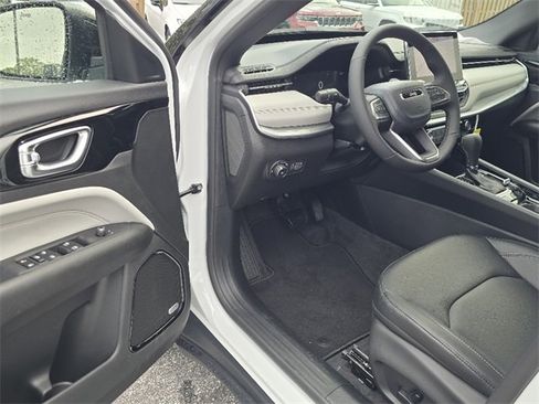 New 2026 Jeep Compass Limited w/ Sun, Sound & Navigation Group image 4