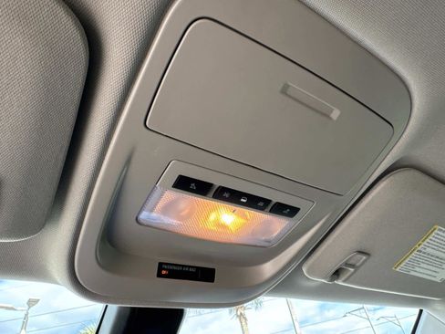 Used 2022 Chevrolet Colorado LT w/ LT Convenience Package image 32