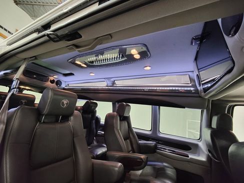 Used 2015 Chevrolet Express 2500 Extended image 23