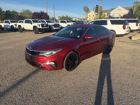 Used 2019 Kia Optima S image 1
