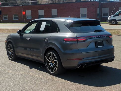 Used 2019 Porsche Cayenne Turbo AWD/4WD image 6