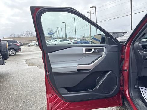 Certified 2023 Ford Explorer XLT w/ Equipment Group 202A image 21