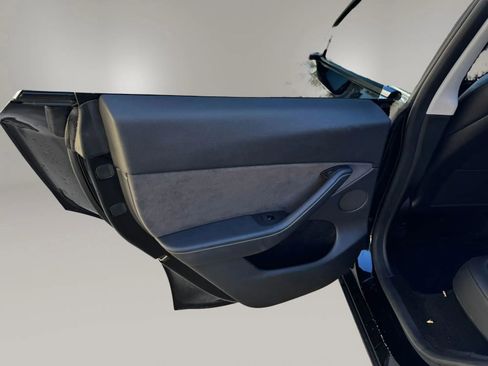 Used 2023 Tesla Model Y Long Range image 12